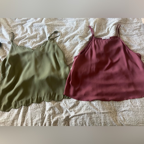 Assorted Women's Tops Collection - Picture 5 of 9